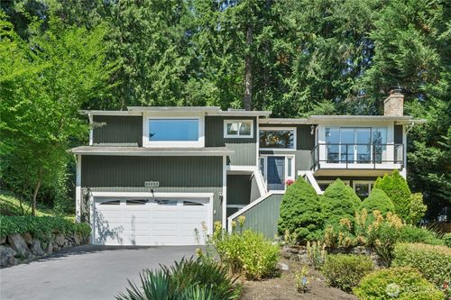 18945 Ne 20th Ct, Redmond, WA, 98052-6066 | Card Image