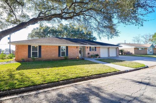 2624 Del Monte Ave, Bay City, TX, 77414-2726 | Card Image