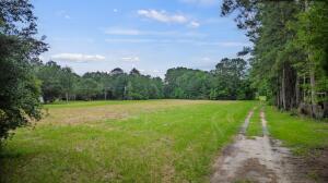 Land in Bonneau 4