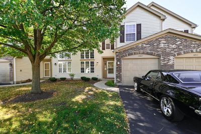 6867 Chesapeake Court, Townhouse with 2 bedrooms, 2 bathrooms and 3 parking in Gurnee IL | Image 2