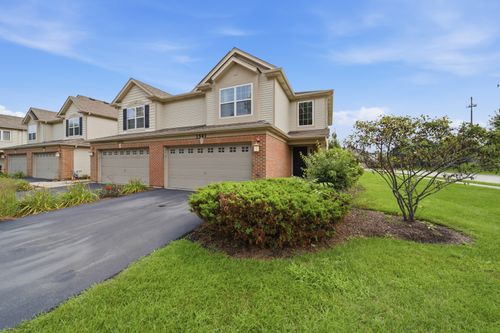 1541 Pauline Cir, Mundelein, IL, 60060-4127 | Card Image