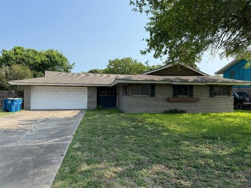 205 Broadway Blvd, Portland, TX, 78374-1307 | Card Image