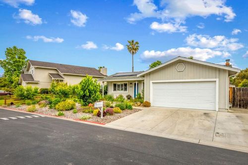 1015 Primrose Ln, Gilroy, CA, 95020 | Card Image