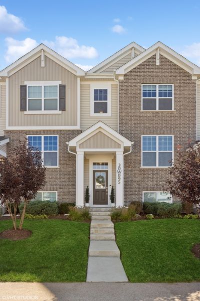 30W095 Brayman Court, Townhouse with 2 bedrooms, 2 bathrooms and 2 parking in Warrenville IL | Image 1