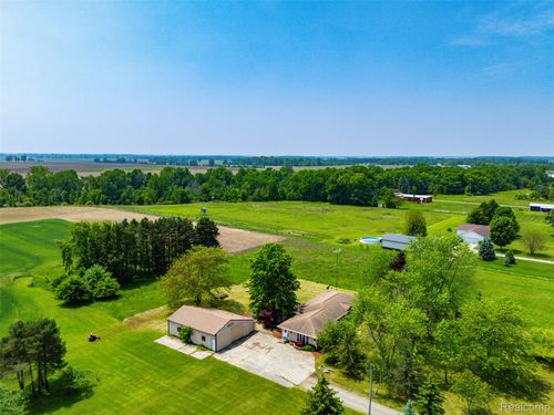 10894 Henderson Rd, Corunna, MI, 48817-9769 | Card Image