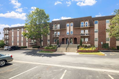 apt-305-1501 Darien Lake Dr, Darien, IL, 60561-5089 | Card Image