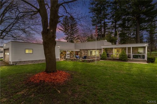 2950 Holland Dr, Auburn, NY, 13021-5608 | Card Image