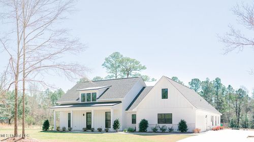 16043 W Dedeaux Rd, Gulfport, MS, 39503-2600 | Card Image