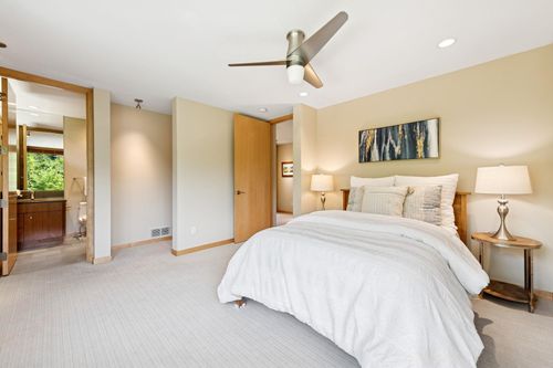 685 Hidden Creek Trl, Mendota Heights, MN, 55118-3754 | Card Image