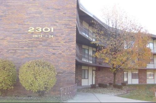 11-2301 Holiday Ter, Lansing, IL, 60438-1642 | Card Image