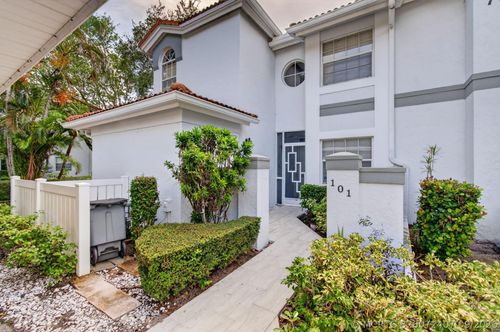 101-7881 Whispering Palms Dr, Boynton Beach, FL, 33437-3841 | Card Image
