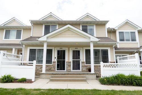 6103-8601 Westown Pkwy, West Des Moines, IA, 50266-1632 | Card Image