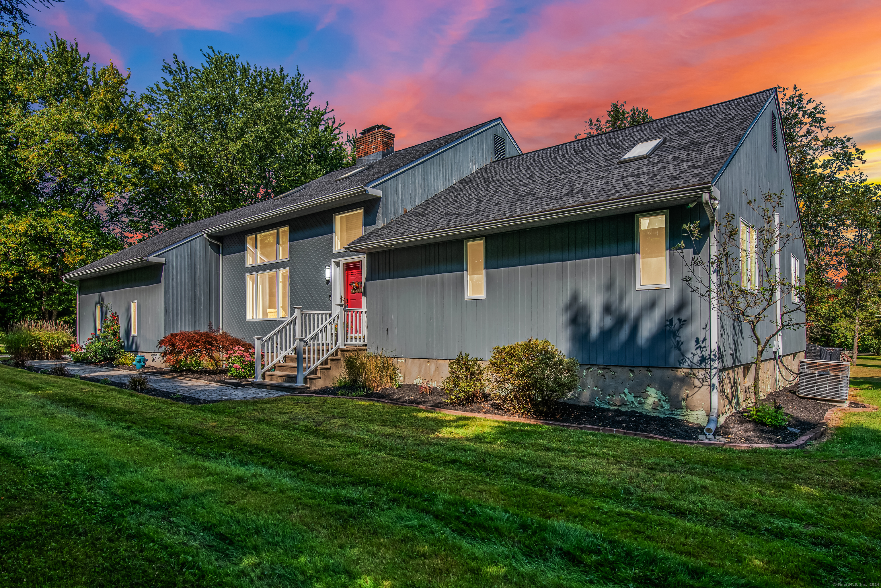 Duane Ln, Burlington, CT 06013