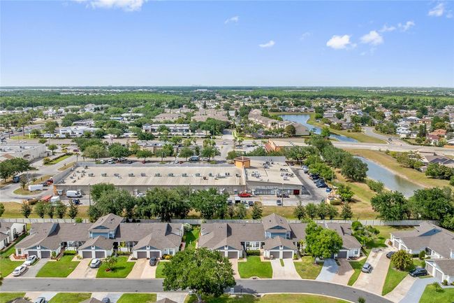 98 Lakepointe Cir, Townhouse with 3 bedrooms, 2 bathrooms and null parking in KISSIMMEE FL | Image 27