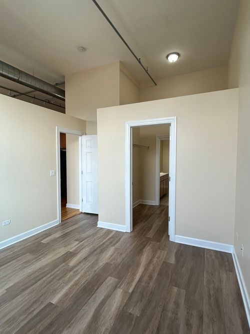 unit-501-824 Superior St, Chicago, IL, 60642-8084 | Card Image