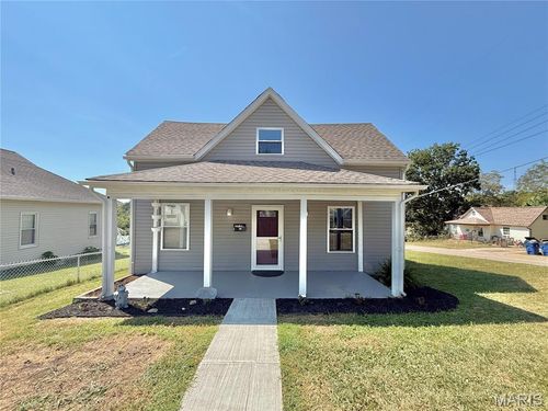 819 Stewart St, De Soto, MO, 63020-1647 | Card Image
