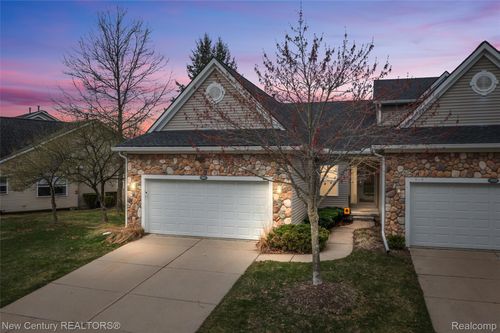 3561 Grove Ln, Auburn Hills, MI, 48326-3983 | Card Image