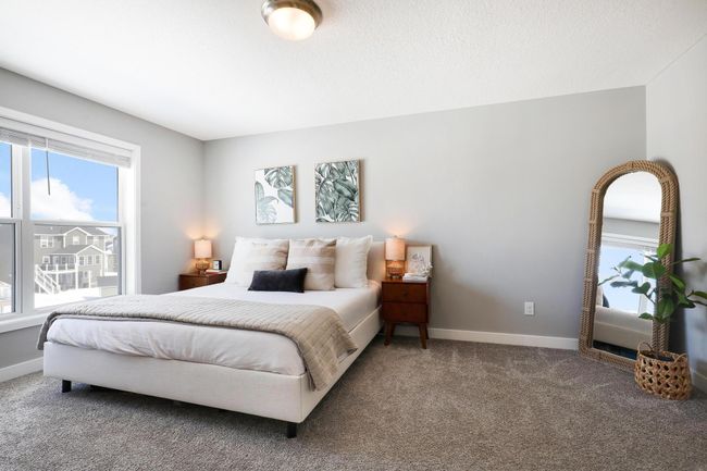 Primary suite with private bath & walk-in closet | Image 25
