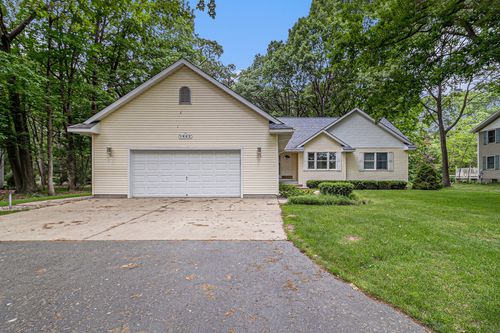 1662 Ramona Dr, Manistee, MI, 49660-9614 | Card Image