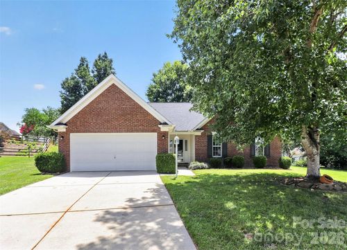 1048 Sandy Point Dr Sw, Concord, NC, 28025-6783 | Card Image