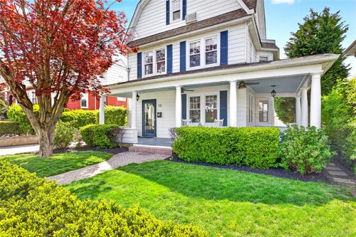 12 Belleview Ave, Port Washington, NY, 11050-3607 | Card Image