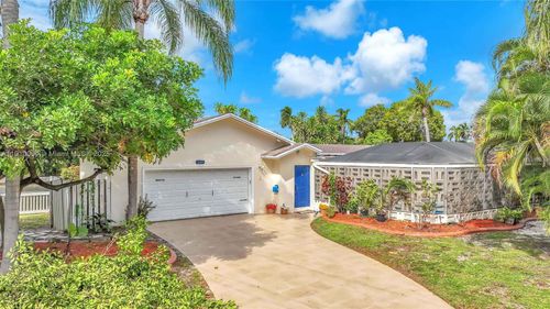 2649 Scott St, Hollywood, FL, 33020-1946 | Card Image