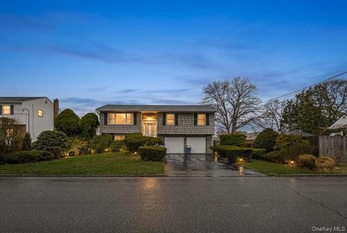 286 W 13th St, Deer Park, NY, 11729-6402 | Card Image