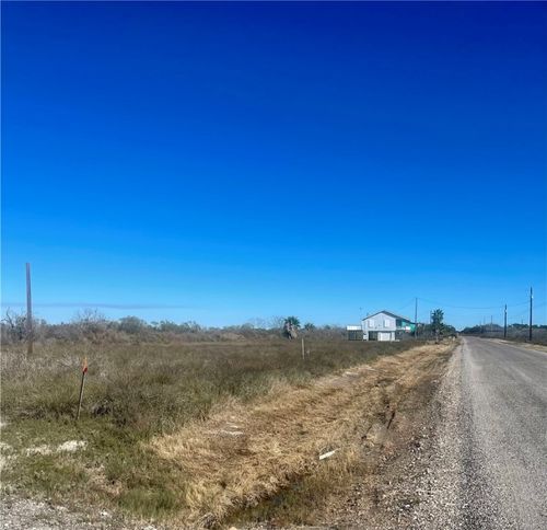 526 Water Oak, Rockport, TX, 78382 | Card Image