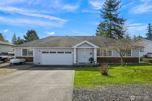 8190 Skagit Way, Blaine, WA, 98230-9554 | Card Image