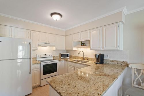 6140 Creek View Trl, Minnetonka, MN, 55345-6109 | Card Image
