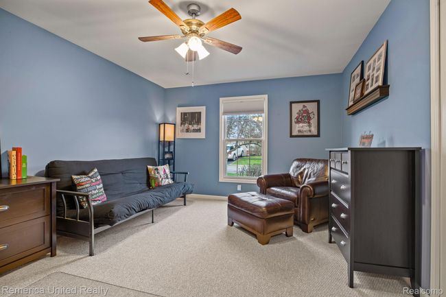 2nd bedroom on 1st floor | Image 19