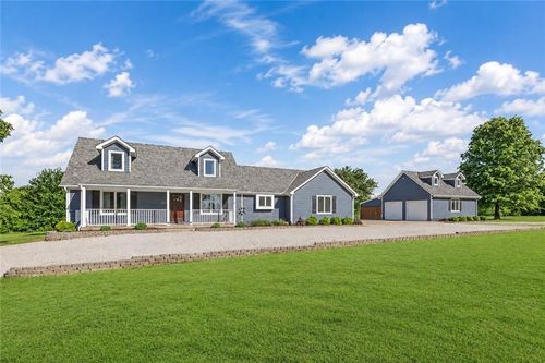 4000 W 215th St, Bucyrus, KS, 66013-9069 | Card Image
