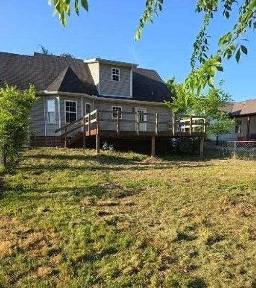 215 Warren Cir, Shelbyville, TN, 37160-3066 | Card Image