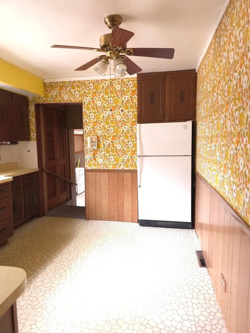 1021 173rd St, East Hazel Crest, IL, 60429-1915 | Card Image