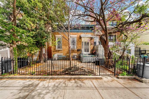 3217 46th St, Astoria, NY, 11103-1911 | Card Image