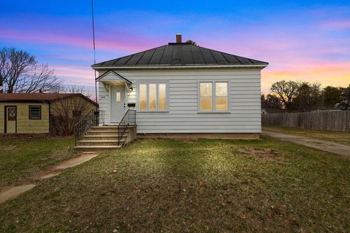 609 5th Street, Oconto, WI, 54153 | Card Image