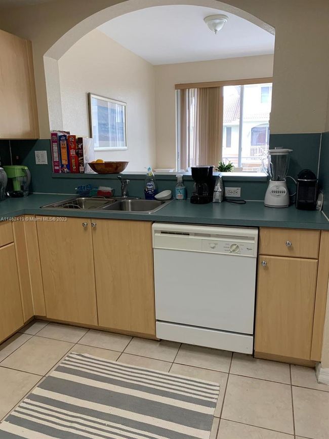 APT-219 - 8970 W Flagler St, Condo with 3 bedrooms, 3 bathrooms and null parking in Miami FL | Image 5