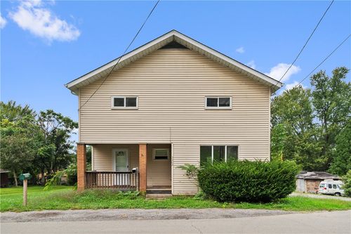 3302 N 31st Ave, Pulaski Twp, PA, 15066 | Card Image