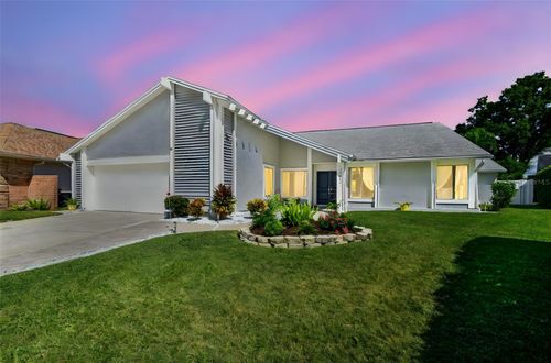 14603 Village Glen Cir, TAMPA, FL, 33618-2733 | Card Image