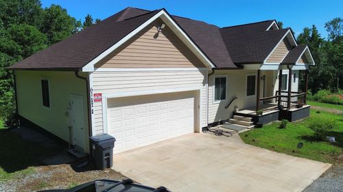 61 Emma Dr, Campobello, SC, 29322-9295 | Card Image