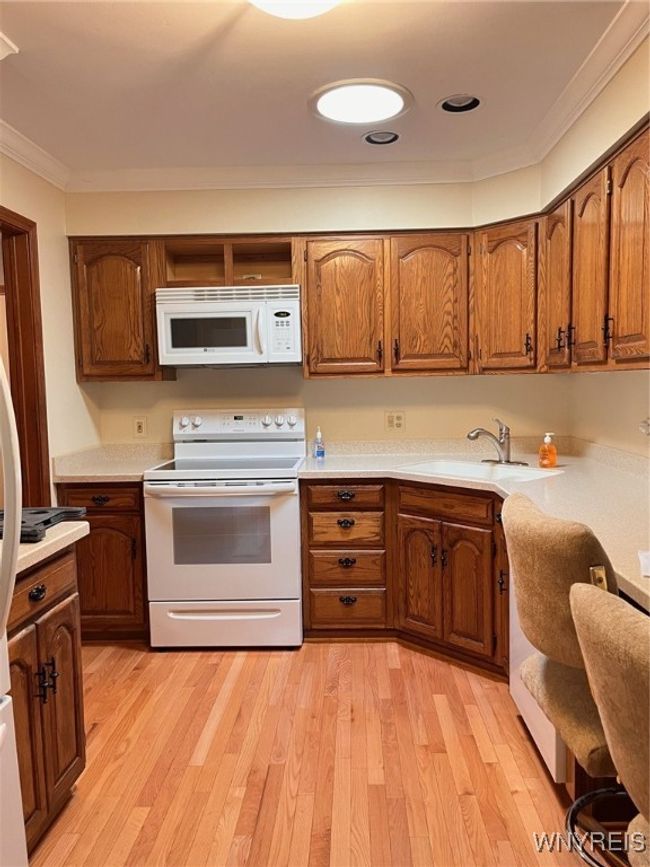 APT-6D - 5861 Goodrich Rd, Home with 2 bedrooms, 2 bathrooms and null parking in Clarence Ctr NY | Image 6