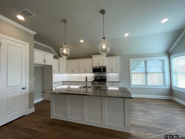 10008 Dayspring Dr, House other with 3 bedrooms, 2 bathrooms and null parking in Flint TX | Image 6