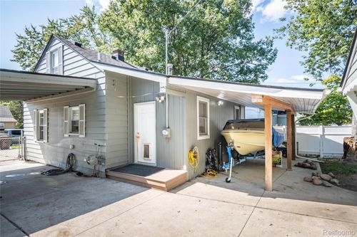 28538 Block St, Garden City, MI, 48135-2468 | Card Image