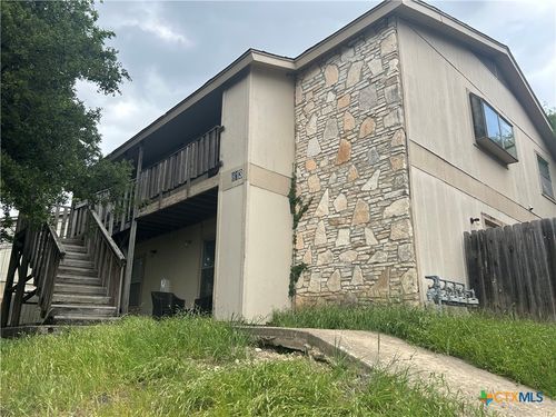 813 Bracewood Cir, San Marcos, TX, 78666-4084 | Card Image