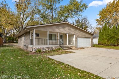 47461 Vanker Avenue, Home with 3 bedrooms, 2 bathrooms and null parking in Shelby Twp MI | Image 2