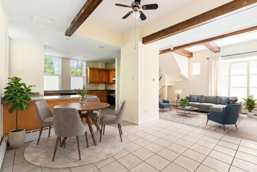 1235.5 Ridge Avenue, Evanston, IL, 60202 | Card Image