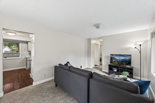 660 110th Ave Ne, Blaine, MN, 55434-2807 | Card Image