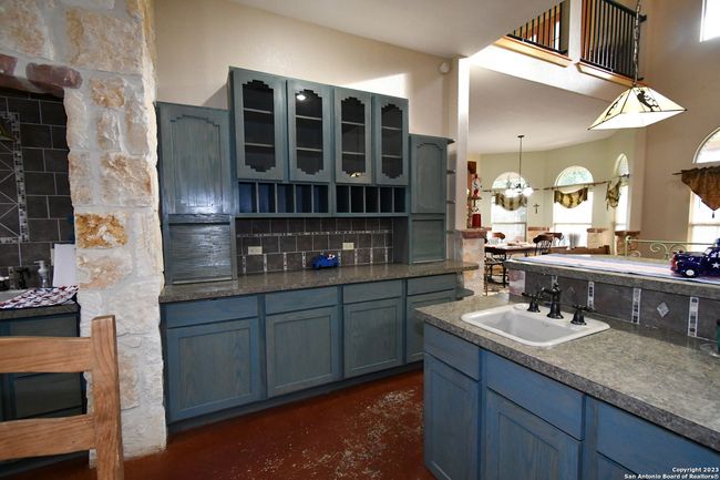 8389 E Loop 1604 S, House other with 5 bedrooms, 5 bathrooms and null parking in Adkins TX | Image 20