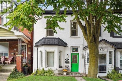 224 Annette St, Townhouse with 3 bedrooms, 2 bathrooms and null parking in Toronto ON | Image 1