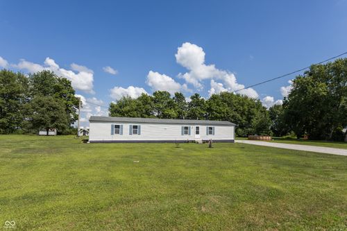 5587 S County Road 800 E, Coatesville, IN, 46121-9611 | Card Image